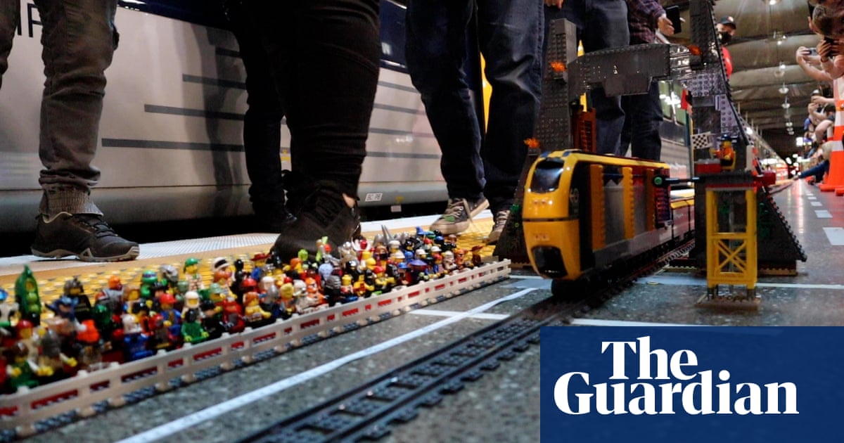 Covid lockdown boredom inspires New Zealand teenager to build world-record 25-metre Lego train