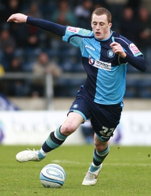 Scott Davies bermain untuk Wycombe pada tahun 2009.