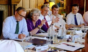 Theresa May commences a meeting with her cabinet at Chequers to discuss Brexit.