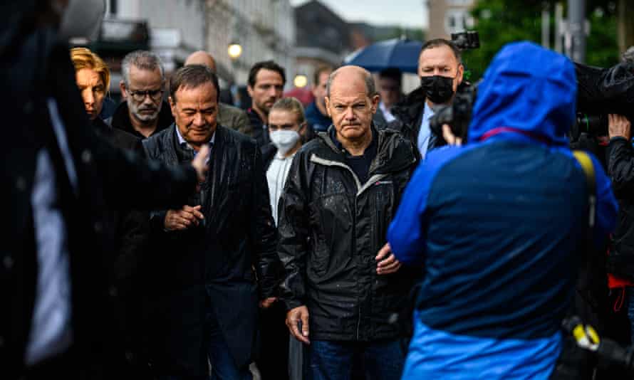 Election candidates Armin Laschet (CDU/CSU, left) and Olaf Scholz (SPD, right) in Stolberg, Germany, during the floods earlier this year.