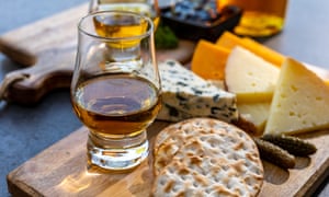Meals, temper and music: why single malt's enchantment is way broader than you suppose | Drink exterior the field 2 Whiskey and cheese pairing, tasting whisky glasses and plate with sliced cheeses close up
