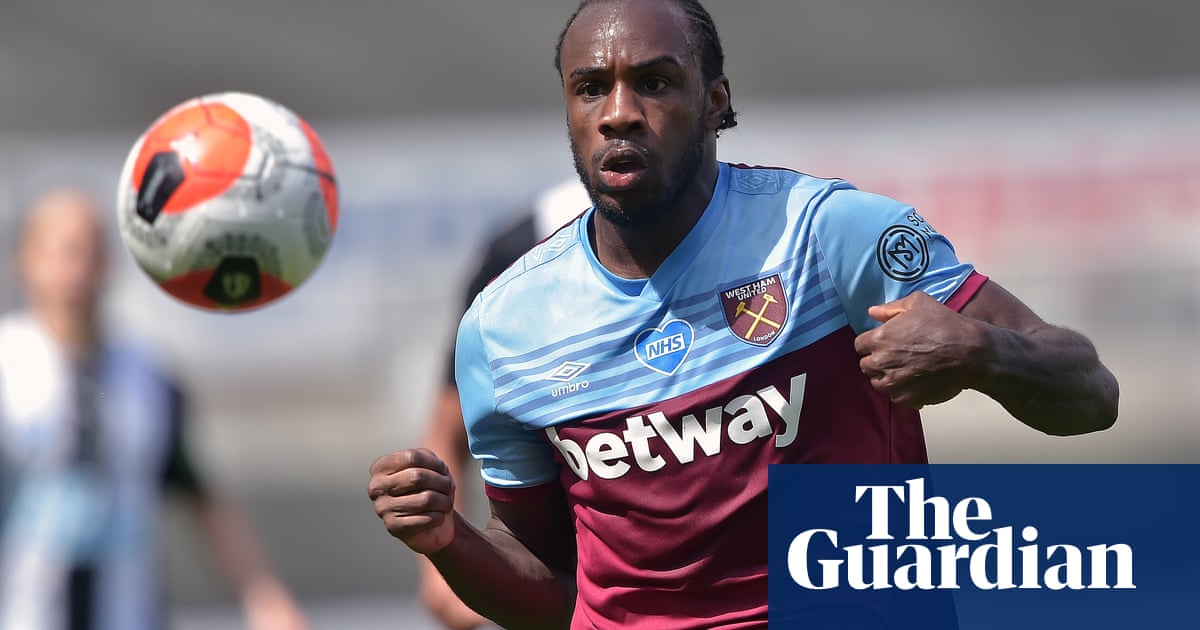 West Ham will wait until end of season to negotiate with Michail Antonio