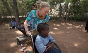 A European volunteer in Tanzania.