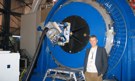 Tom Marsh with an Ultracam instrument mounted on the Very Large Telescope at the Paranal observatory, Chile