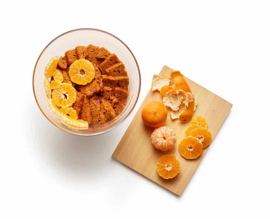 Felicity Cloake’s trifle 04a. Lay the citrus on top of the boozy cake layer.