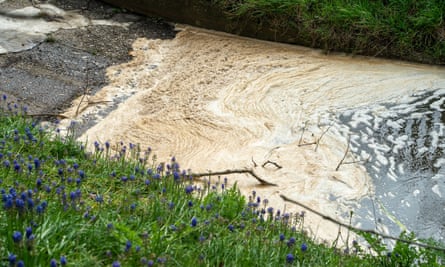 Sewage discharge in Weybridge, Surrey