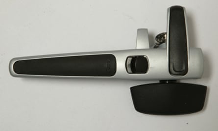 An Oxo Good Grips tin opener.