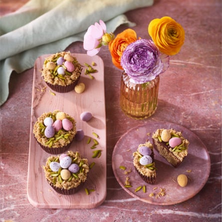 Pistachio and kataifi chocolate.