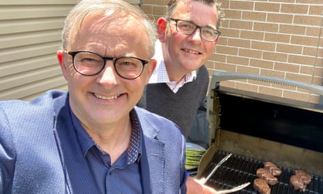 Daniel Andrews and Anthony Albanese at barbecue