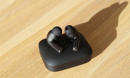 OnePlus Buds Review: Actually Pretty Decent for the Money