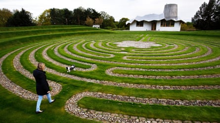 Maze-like path leading to Maggie’s Centre at Dundee’s Ninewells hospital.