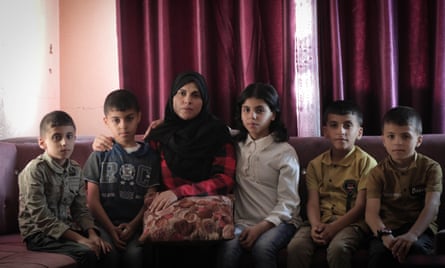 First Factor: Biden makes ultimate plea in excessive stakes midterms | US information 4 Ghada Hammad with her dependent children, even though she is a cancer patient.