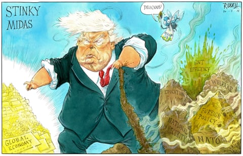 Beneath a caption that reads ‘Stinky Midas’, Donald Trump reaches out to touch a pile of gold labelled ‘Global Economy’. Behind him are piles of steaming manure labelled ‘National Security’, ‘Nato’, ‘Foreign Policy’, ‘Welfare’ and ‘Education’ respectively. Buzzing round Trump’s head is Nigel Farage as a fly with a napkin labelled ‘Reform UK’ around his neck and grasping a spoon. Farage is saying “Delicious!”, panel 1