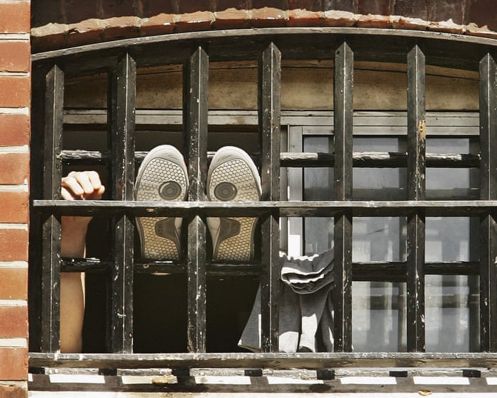Criminals who refuse to attend sentencing could lose prison privileges under new rules