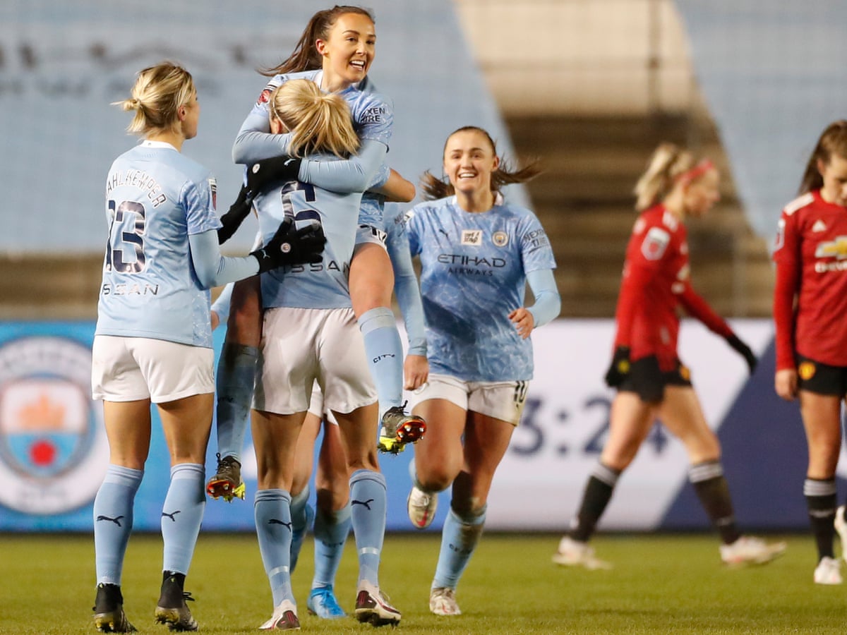 Caroline Weir S Chip Seals Manchester City S Wsl Derby Win Over United Women S Super League The Guardian