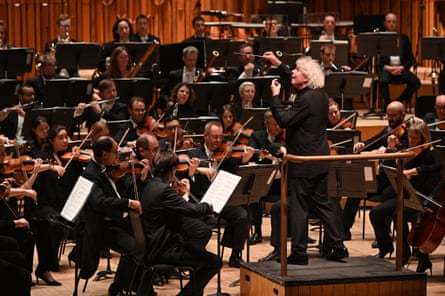 Simon Rattle conducting the LSO at the Barbican, 2019.