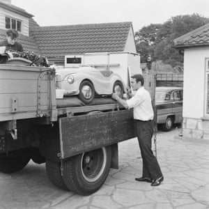 Greaves loading a truck with his possessions as the family move from Hornchurch, Essex, to Milan in August 1961