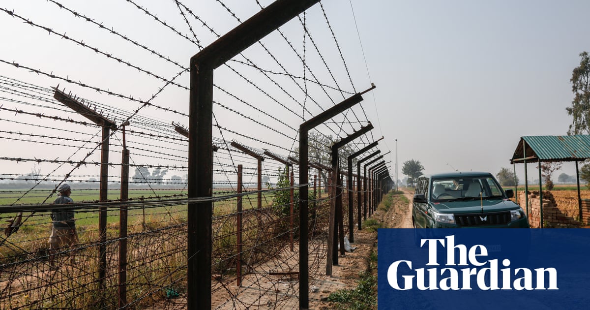 Граничните служители твърдят че повечето дронове носят опиум и хероин