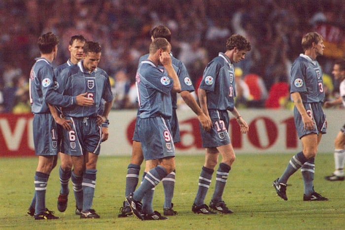 England players prepare for penalties.