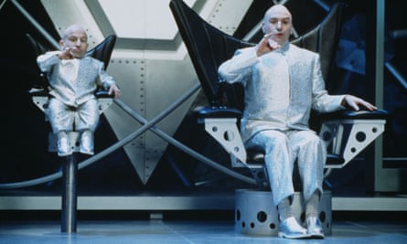 Troyer with Mike Myers as Dr Evil in Austin Powers: The Spy Who Shagged Me.
