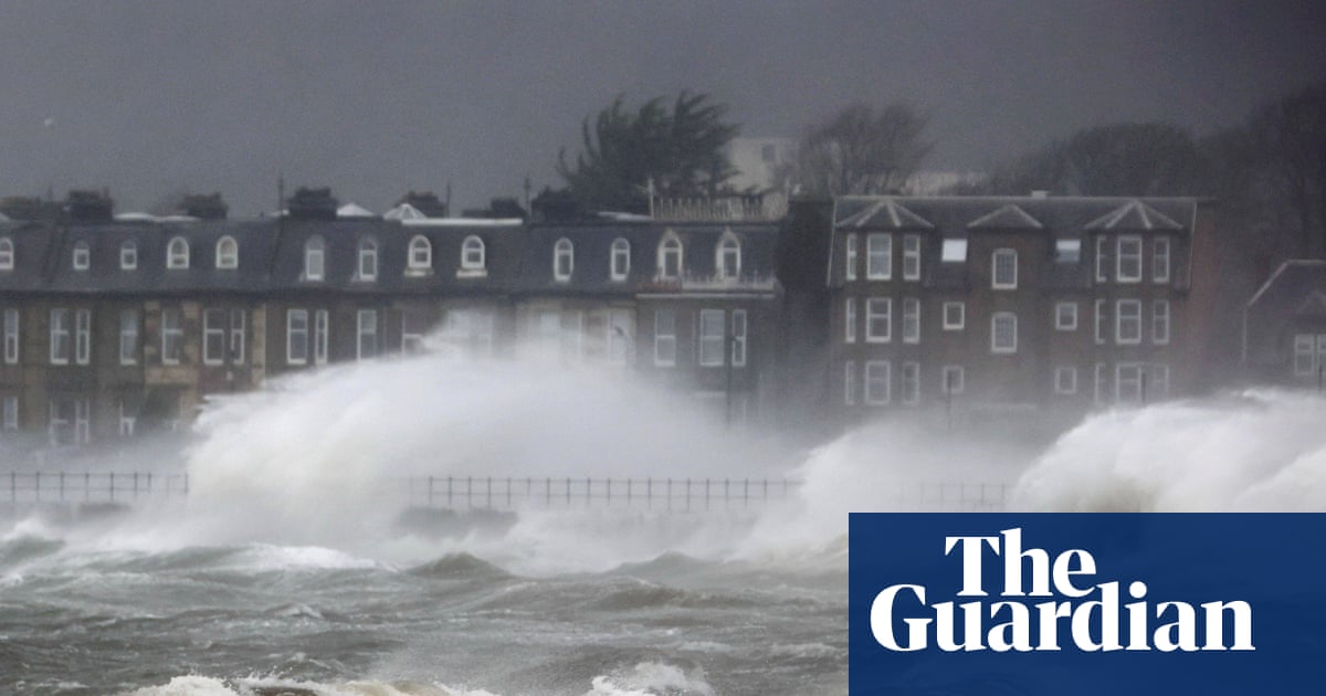 Storm Floris to hit UK on Monday with unseasonably strong winds forecast