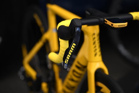 Marlen Reusser’s yellow bike.