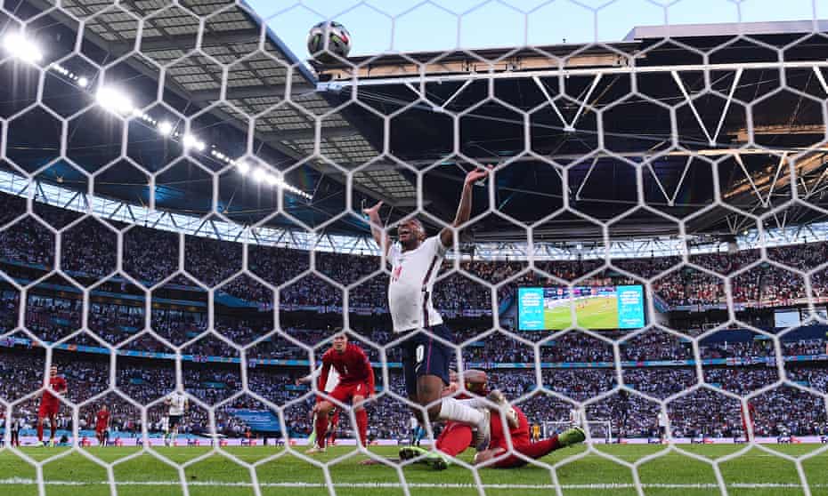 Danish captain Simon Kjr accidentally directs the English handicap to his own net under pressure from Raheem Sterling.