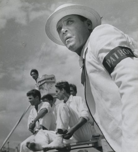 Players on board during a tournament on the Canal Royal, Sète, summer 1952