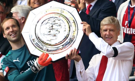 Petr Cech and Arsène Wenger with the 2017 Community Shield.