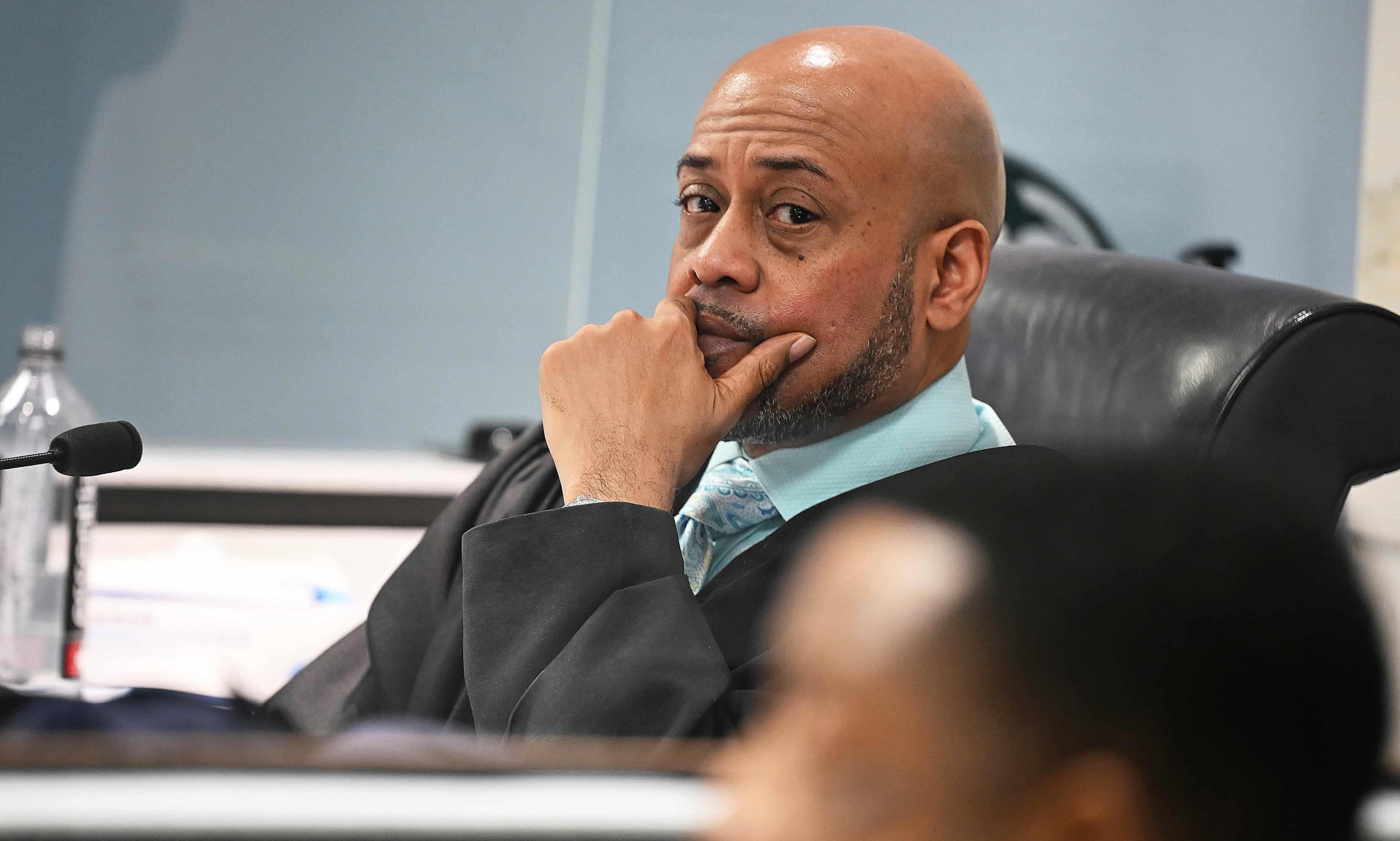 US judge demoted after detaining teenage girl during field trip to courtroom (theguardian.com)