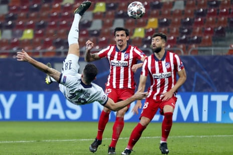Olivier Giroud scores his stunning effort against Atlético Madrid as Chelsea won 1-0 in Bucharest.