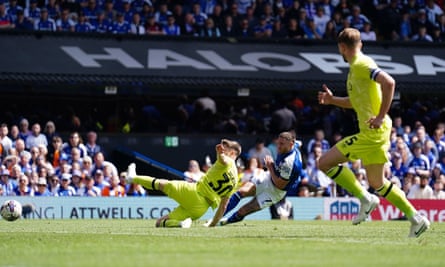 Wes Burns scores Ipswich’s first goal of the match to set them on the way to promotion