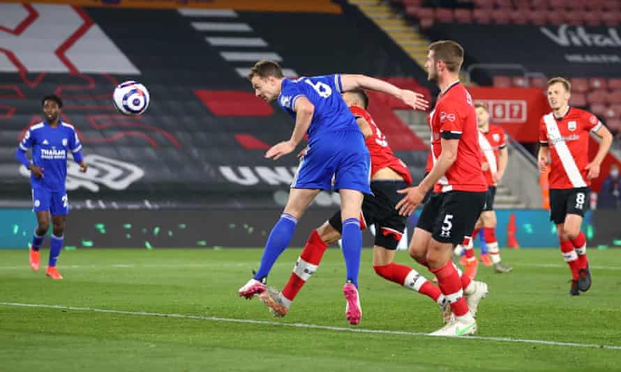 Jonny Evans’ header earned Leicester a point as they struggled to break down 10-man Southampton.