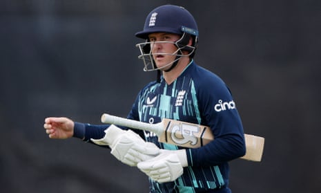 South Africa v England: third men's one-day international – live | England vs South Africa 2022 5 Jason Roy painfully returns to the pavilion.