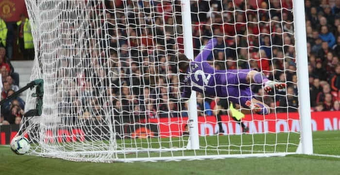 Martin Dubravka is unable to keep Mata’s free-kick out.