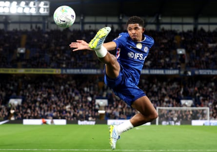 Wesley Fofana looks to control the ball during the loss to Manchester United
