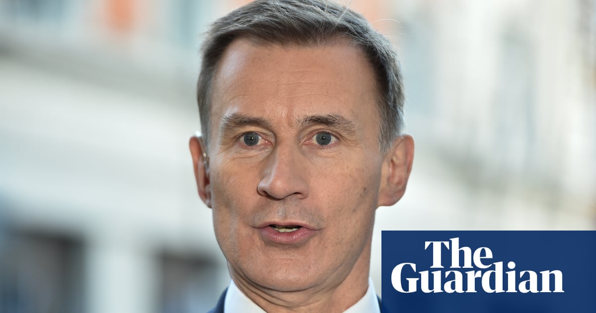 Jeremy Hunt warns against fuelling inflation after downplaying income tax cuts