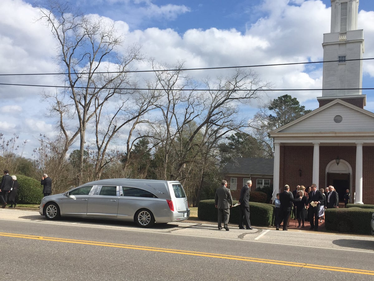 Harper Lee: loved ones hold private funeral without pomp or fanfare |  Harper Lee | The Guardian