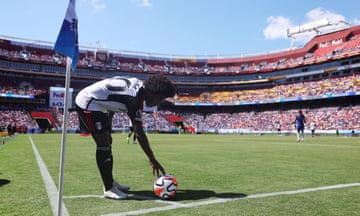 Fulham's Willian prepares to take a corner during the Premier League Summer Series in July 2023