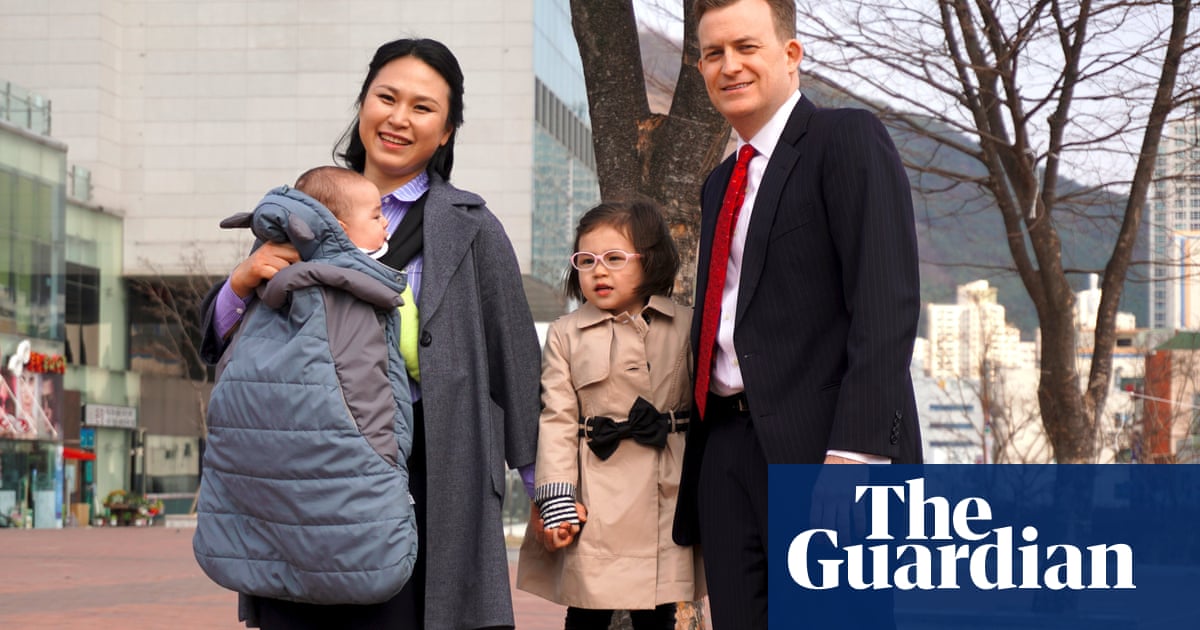 The Expert Whose Children Gatecrashed His Tv Interview I Thought