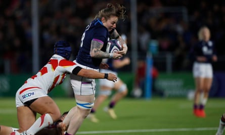 Skottlands Jade Konkel spiller mot Japan i en kvinnelandskamp 14. november 2021.