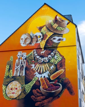 Of the wall: street art by Inti at a building in Ehrenfeld.