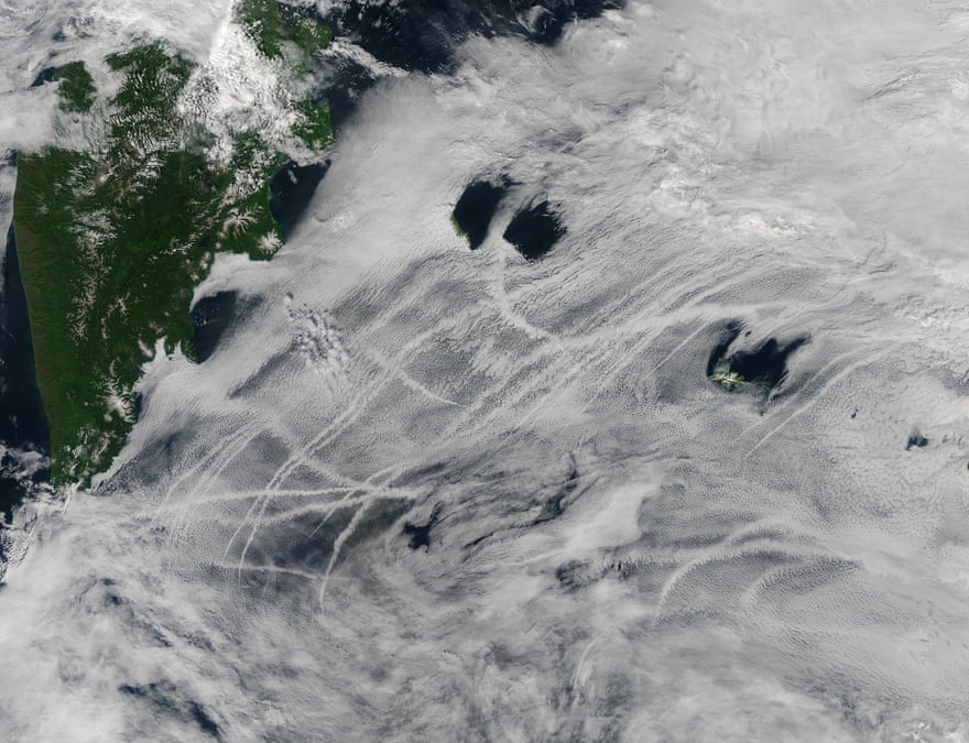 Plumes produced by ships in Russia’s Kamchatka peninsula