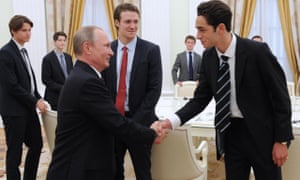 Walk Like The Kgb Get Vladimir Putin S Gunslinger Gait World