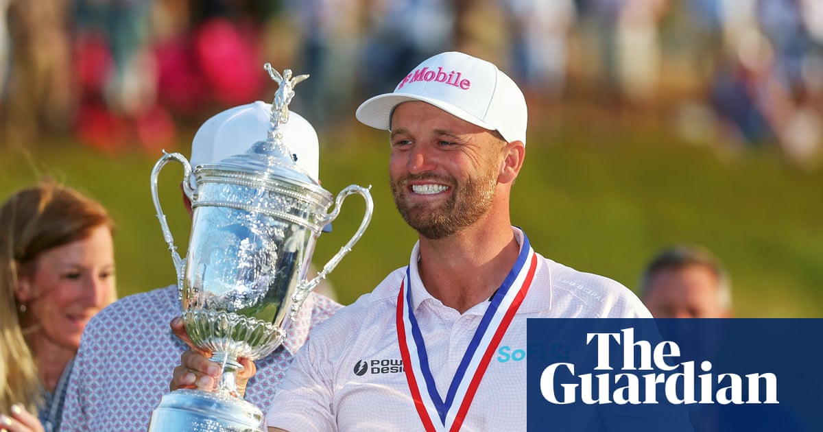 ウィンダム・クラークはバーンズの厳しい挑戦の中、強い意志を持って全米オープンで優勝した。 ウィンダム・クラークはバーンズの厳しい挑戦の中、強い意志を持って全米オープンで優勝した。