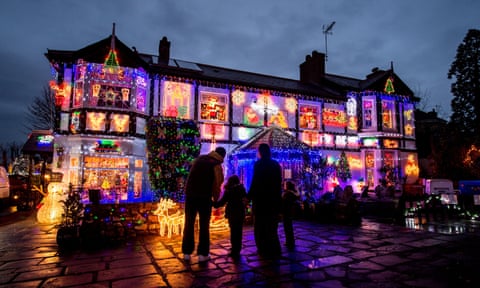 houses dressed for christmas Outdoor Christmas decorations 2024: A guide to 10 more Staten Island holiday house light displays