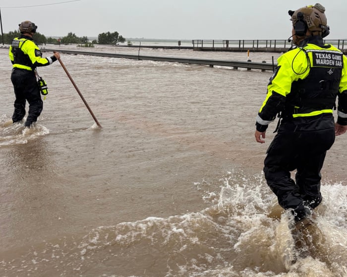 South Texas braces for more flooding after US storms strand motorists