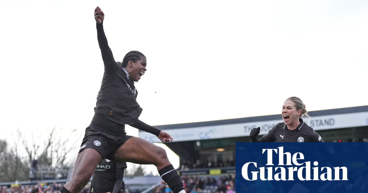 Manchester City go nine points clear in WSL after Shaw’s late strike at London City