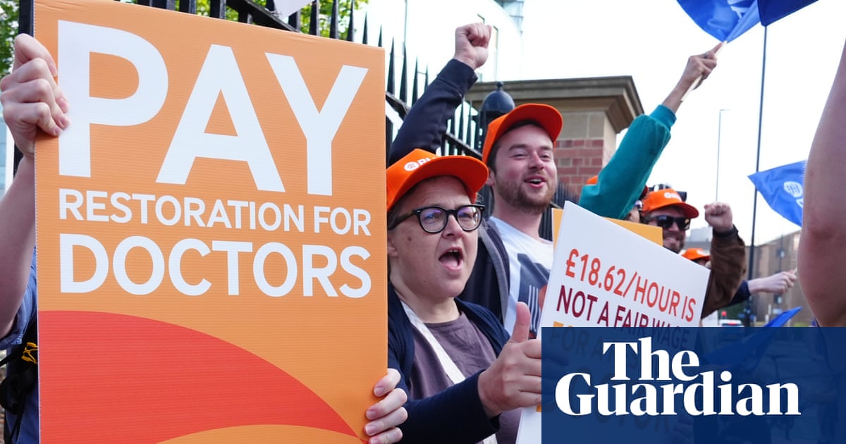 Resident doctors in England vote to go ahead with strike
