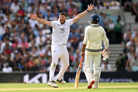 Jamie Overton successfully appeals for the wicket of Dhruv Jurel